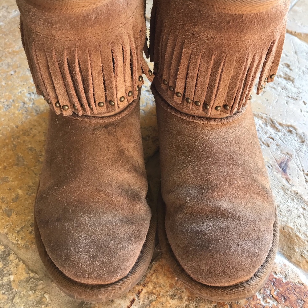 C1 Tassle Uggs